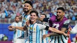 อาร์เจนตินาแซงอังกฤษ 2-1 เข้าชิง ฟุตบอลโลก 2026